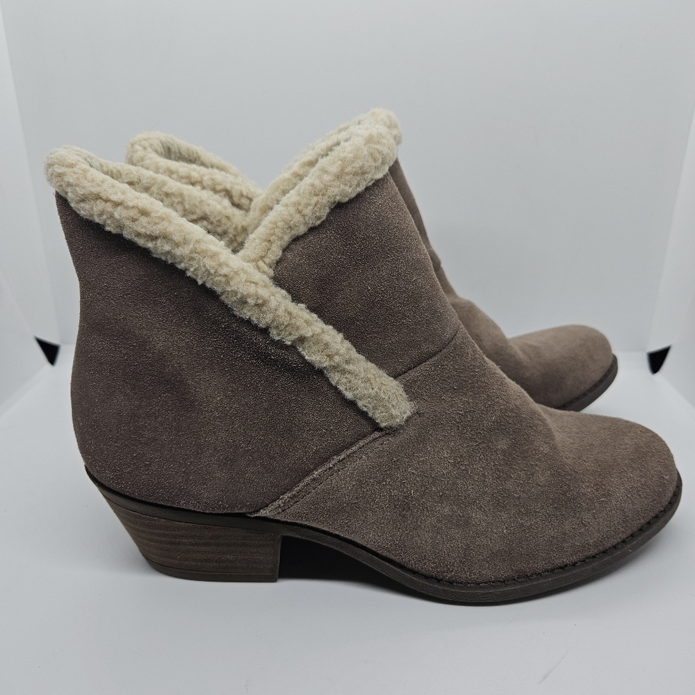 me too Zanna 14 tan suede ankle boots with faux fur trim 7M